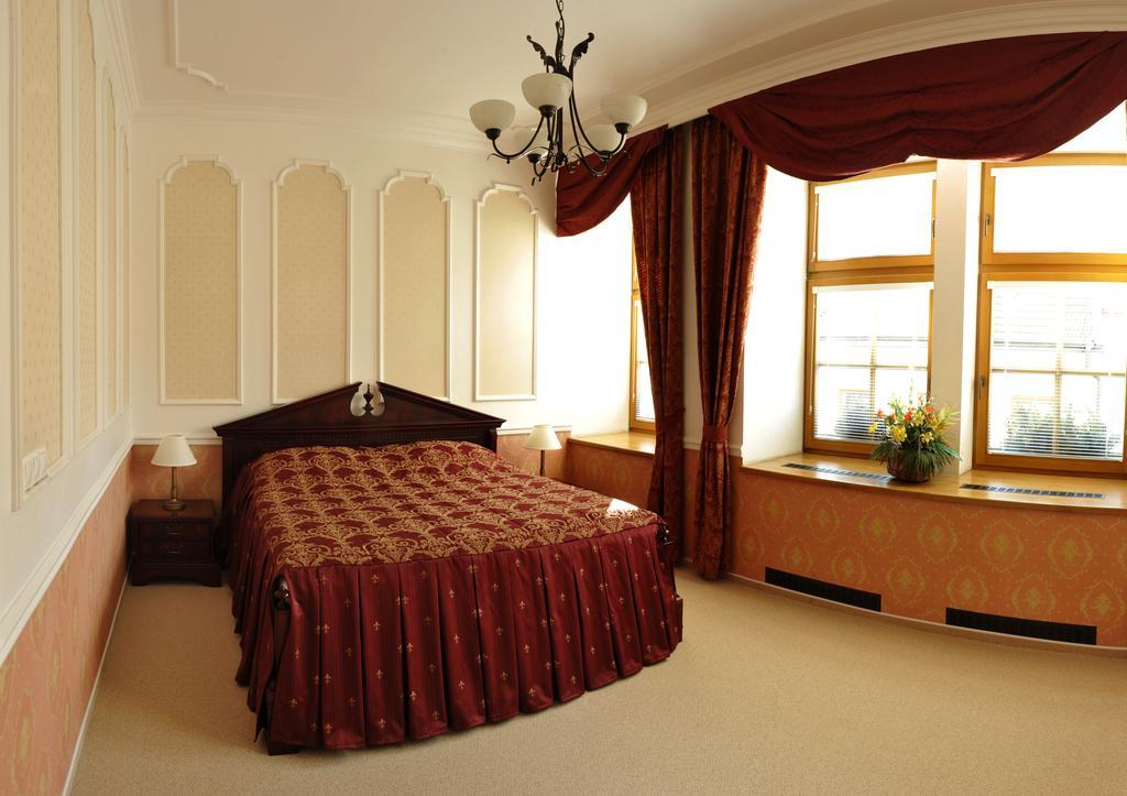 Hotel Pod Zamkem Велке-Мезиржичи Номер фото
