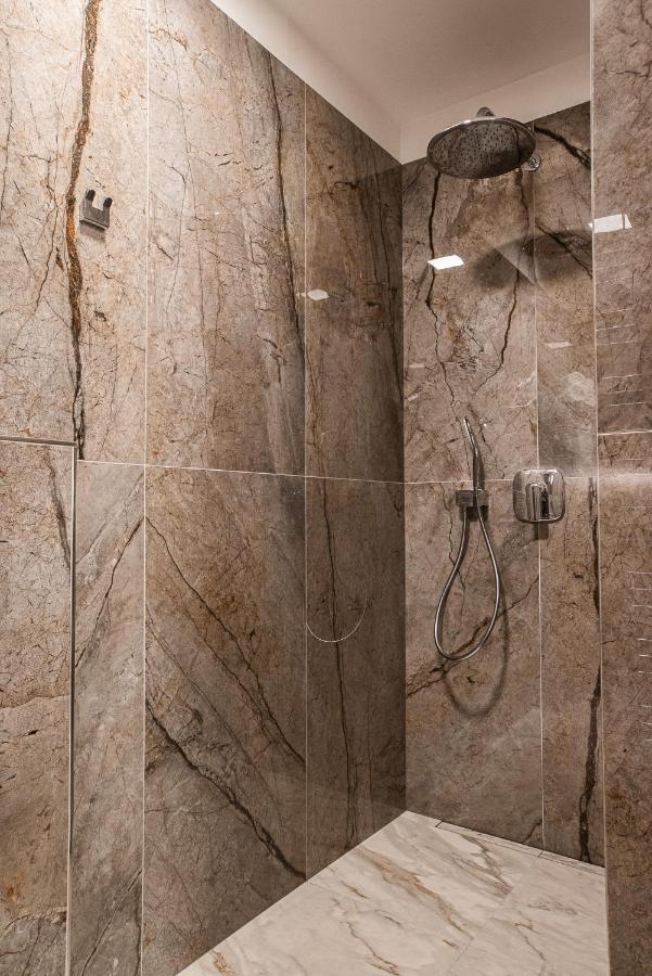 Hotel Pod Zamkem Велке-Мезиржичи Экстерьер фото